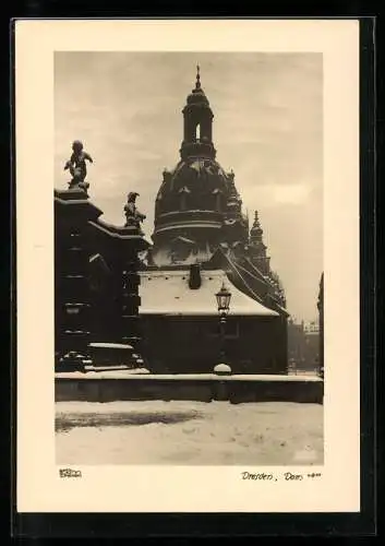 Foto-AK Walter Hahn, Dresden, Nr. 4811: Dresden, Frauenkirche im Schnee