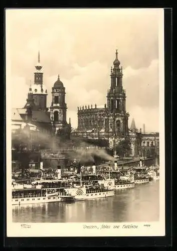 Foto-AK Walter Hahn, Dresden, Nr. 10699: Dresden, Schloss und Hofkirche mit Dampfer-Anlegestelle