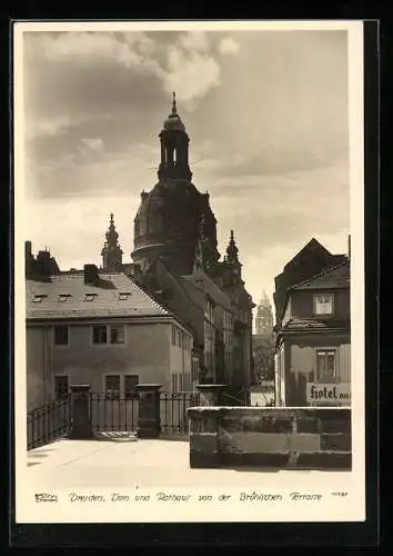 Foto-AK Walter Hahn, Dresden, NR 10787: Dresden, Dom und Rathaus von der Brühlschen Terrasse