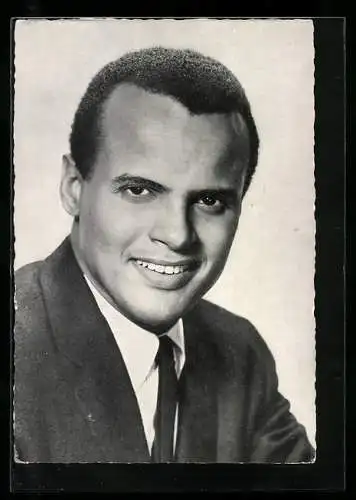 AK Harry Belafonte im Anzug