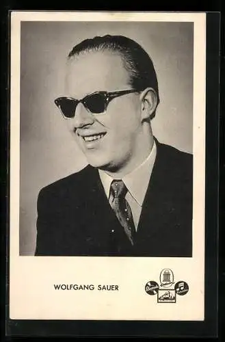 AK Musiker Wolfgang Sauer mit Sonnenbrille