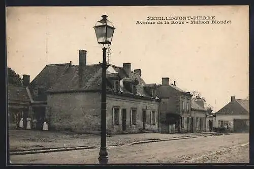 AK Neuillé-Pont-Pierre, Avenue de la Roue, Maison Bloudet