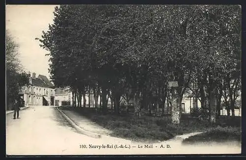 AK Neuvy-le-Roi, Le Mail