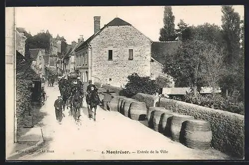 AK Montrésor, Entrée de la Ville