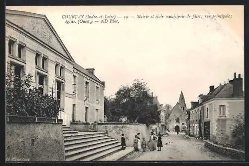 AK Courcay /I.-et-L., Mairie et école municipale de filles, rue principale, église