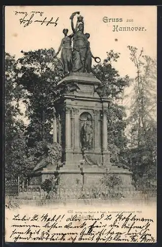 AK Hannover, Kriegerdenkmal mit Skulpturen