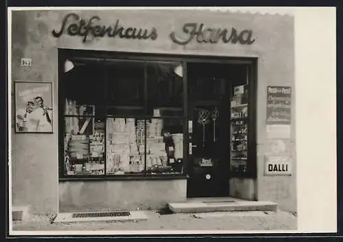 Foto-AK Ricklingen, Geschäft Seifenhaus Hansa, Schaufenster mit Reklame