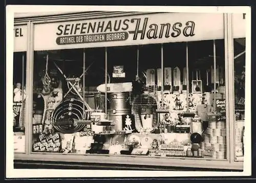 Foto-AK Ricklingen, Schaufenster des Geschäfts Seifenhaus Hansa