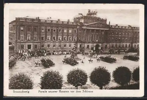 AK Braunschweig, Husaren-Parade vor dem Schloss