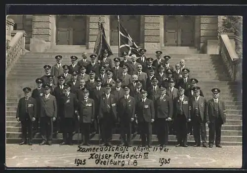 Foto-AK Freiburg i. Br., Kameradschaft ehem. 114er Kaiser Friedrich III., Gruppenfoto