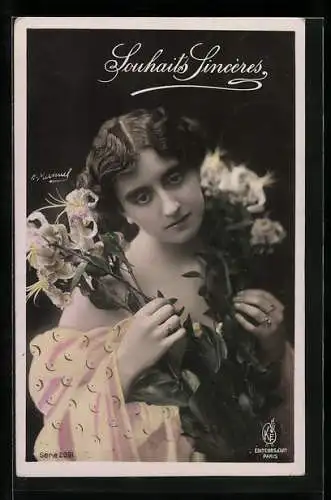 Foto-AK Henri Manuel: Elegante Dame mit Blumen