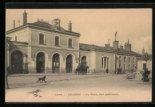 AK Nevers, La Gare, vue extérieure