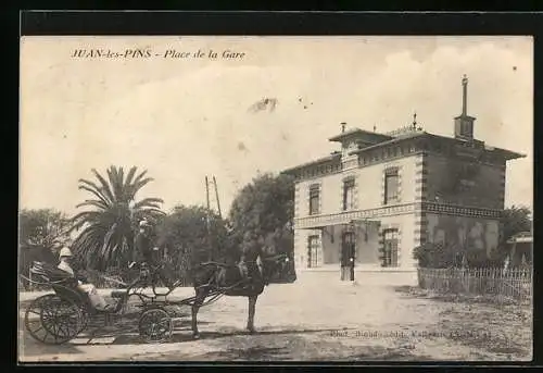 AK Juan-les-Pins, Place de la Gare, Bahnhof und Kutsche