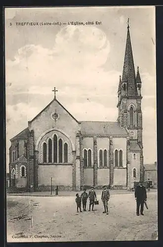 AK Treffieux /L.-Inf., L`Eglise, côté Est