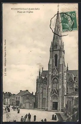 AK Aigrefeuille /L.-Inf., Place de l`Eglise