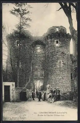 AK Chateaubriant /L.-Inf., Entrée de l`Ancien Château fort