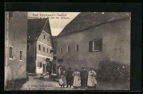 AK Struden a. d. D., Karl Litschauer`s Gasthof, Bedienstete davor