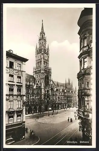 AK München-Au, Strassenpartie am Rathaus