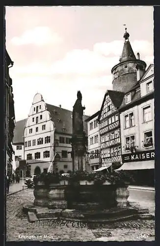 AK Kitzingen am Main, Brunnen am Kaffee-Geschäft Kaiser