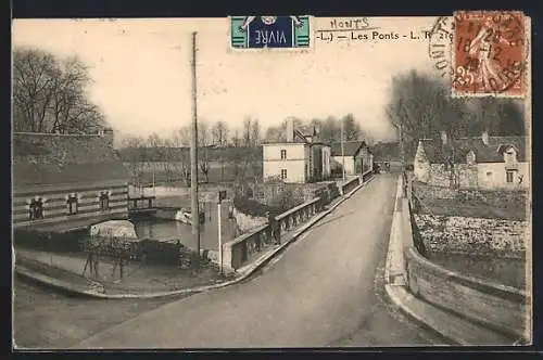 AK Monts /I.-et-L., Une rue, Strassenpartie