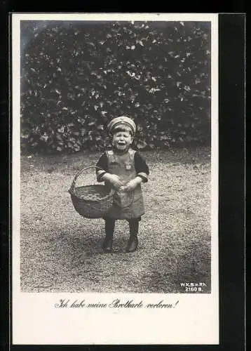 Foto-AK kleiner Junge weint, weil er seine Brotkarte verloren hat