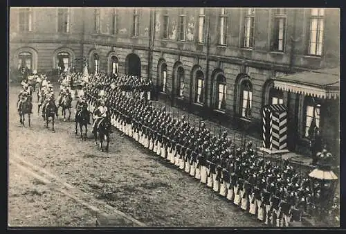 AK Hannover, Schlossplatz, Besichigung der Ehrenkompagnie durch Se. Majestät d. Kaiser