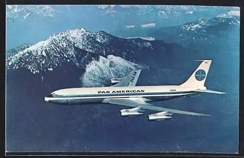 AK Flugzeug Boeing 707 der Pan American im Flug über den Bergen