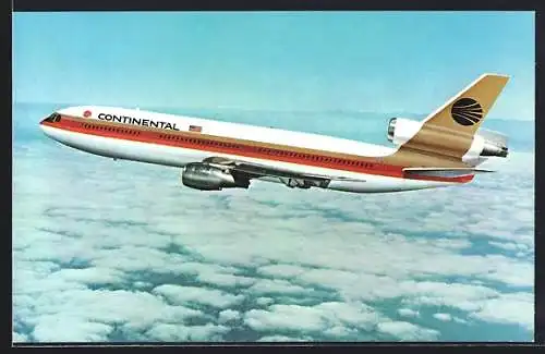 AK Flugzeug DC-10 der Fluggesellschaft Continental über den Wolken