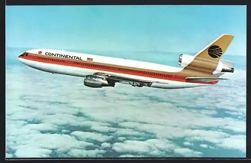 AK Flugzeug DC-10 der Fluggesellschaft Continental über den Wolken