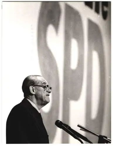 Fotografie SPD Politiker Herbert Wehner in Bonn 1980