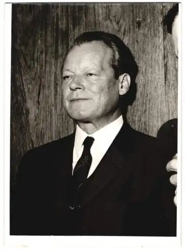 Fotografie SPD Politiker Willy Brandt, Bundeskanzler beim Presseempfang in Frankfurt / Main 1970