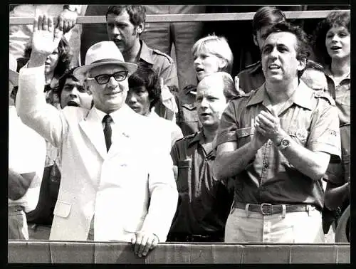 Fotografie Sven Simon, Bonn, Erich Honnecker & Egon Krenz bei einer FDJ-Veranstaltung 1983