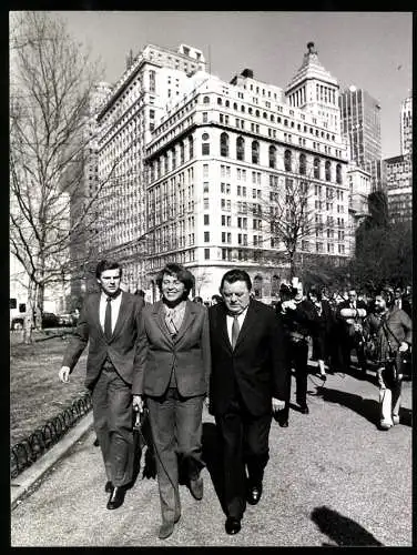 Fotografie unbekannter Fotograf, Ansicht New York City - Manhattan, Franz-Josef Strauss nebst Ehefrau & Sohn 1980