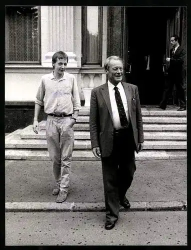 Fotografie Sven Simon, Bonn, Ansicht Moskau, Willy Brandt mit Sohn Matthias in der Sowjet-Union 1981