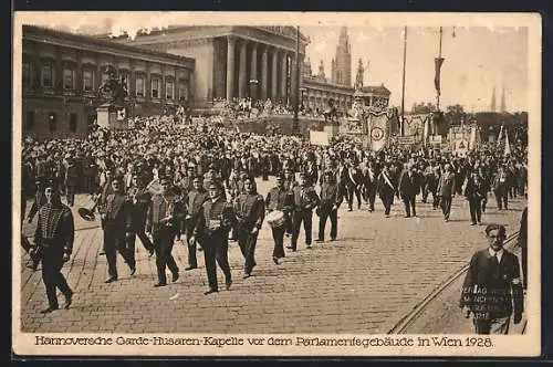 AK Wien, Hannoversche Garde-Husaren-Kapelle vor dem Parlamentsgebäude 1928