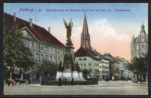 AK Freiburg / Breisgau, Kaiserstrasse mit Siegesdenkmal, Pferdekutsche, Litfasssäule