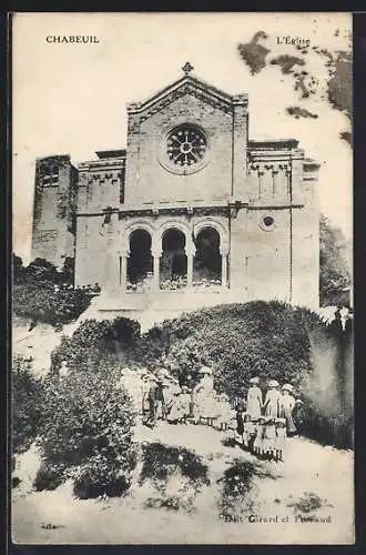 AK Chabeuil, L`Église avec des visiteurs devant les marches