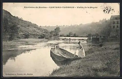 AK Château-Thébaud, Femme dans une barque sur la rivière Moyne