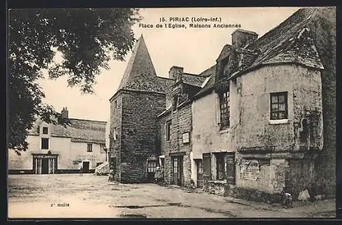 AK Piriac, Place de l`église, maisons anciennes