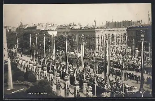 Foto-AK Einholung Kronprinzessin Cecilie 1905, Die Feststrasse