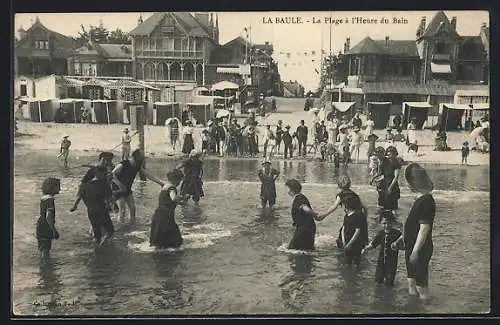 AK La Baule, La Plage à l`Heure du Bain