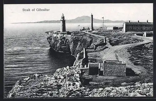 AK Gibraltar, Küstenpartie mit Leuchtturm