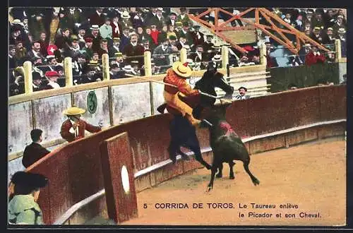 AK Corrida de Toros, Le Taureau enlève le Picador et son Cheval