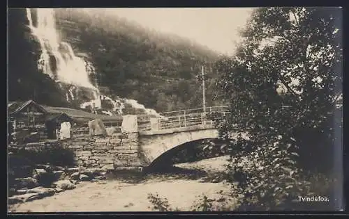 AK Tvindefos, Brücke und Wasserfall