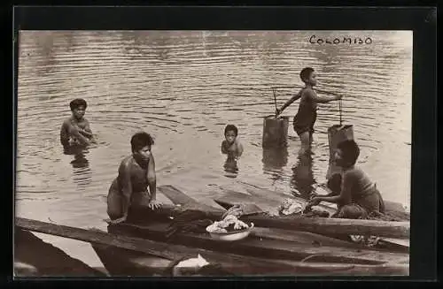 AK Colombo, Native women washing clothes