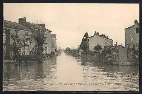 AK Nantes, Un rue de Trentemoult pendant les inondations de Février 1904