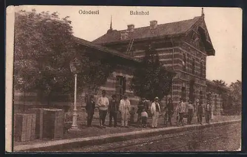 AK Odobesti, Bahnhof von der Gleisseite, Bahnsteig