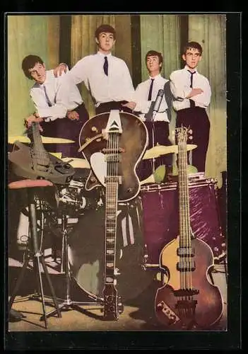 AK Musiker die Beatles posieren mit Instrumenten