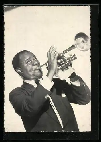 AK Musiker Louis Armstrong mit Trompete