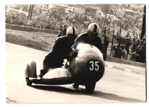 Fotografie Motorrad-Rennen, Seitenwagen-Rennen St. Wendel 1960, Lüthringhauser / Hörner mit Startnummer 35